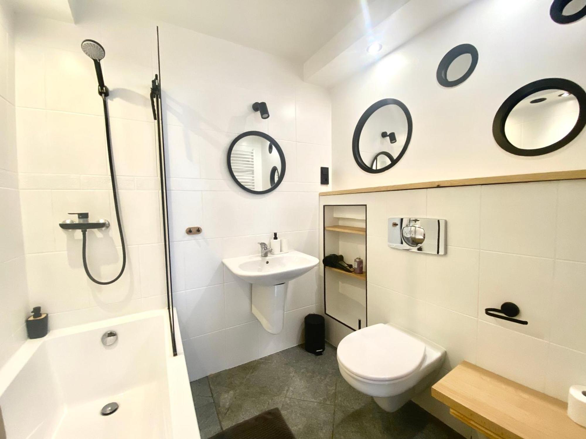 93 M2 Rynek Kino Na Dachu Self Check-In Apartman Wrocław Kültér fotó